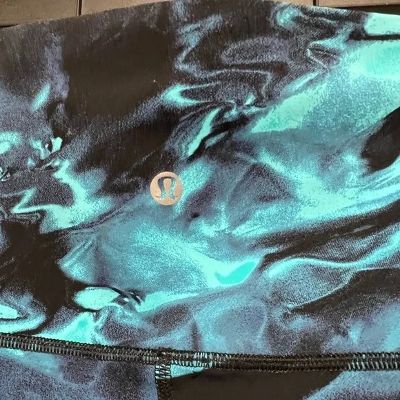 lululemon athletica Blue Patterned Leggings - Picture 12 of 16